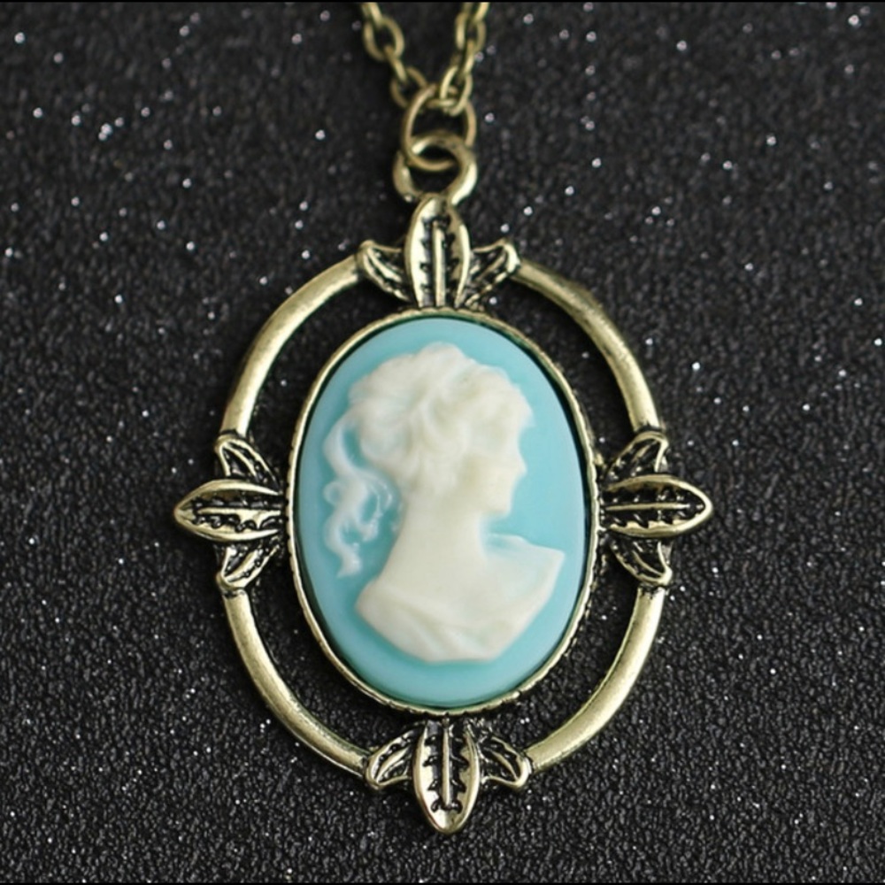 The Vampire Diaries Katherine Pierce Necklace New